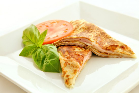 Crepes with ham and cheese